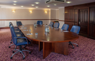 Carousel Desktop Boardroom2 04