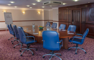 Carousel Desktop Boardroom2 02