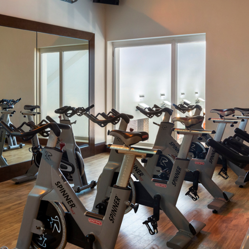 <p>SPIN STUDIO</p>