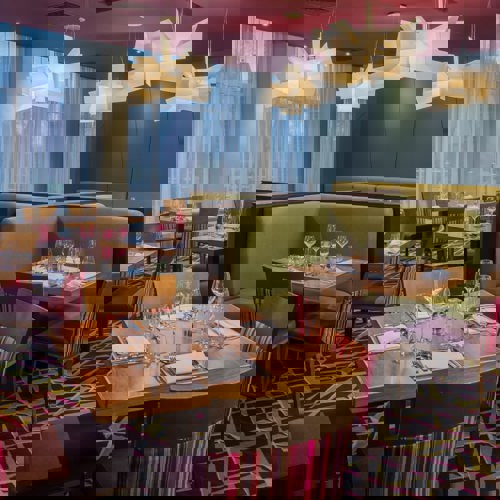 <p>HORIZON RESTAURANT</p>